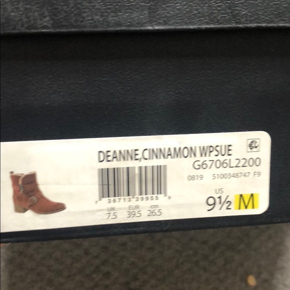 Naturalizer suede waterproof booties - Picture 8 of 8